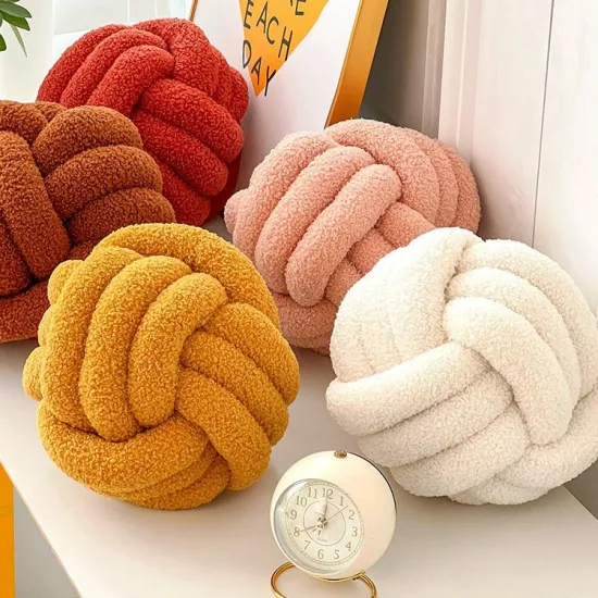 Venta al por mayor, almohada de terciopelo de peluche, cojín para cama, almohada para coche, sofá, sala de estar, bonita almohada esférica con ventana de Bahía anudada